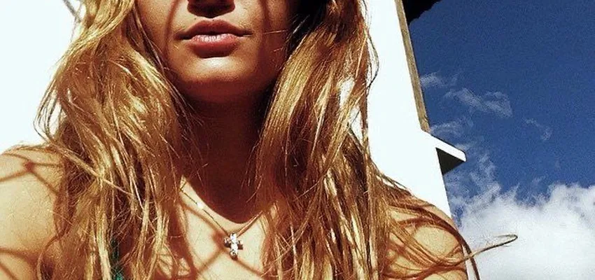 arielle belle jeune femme